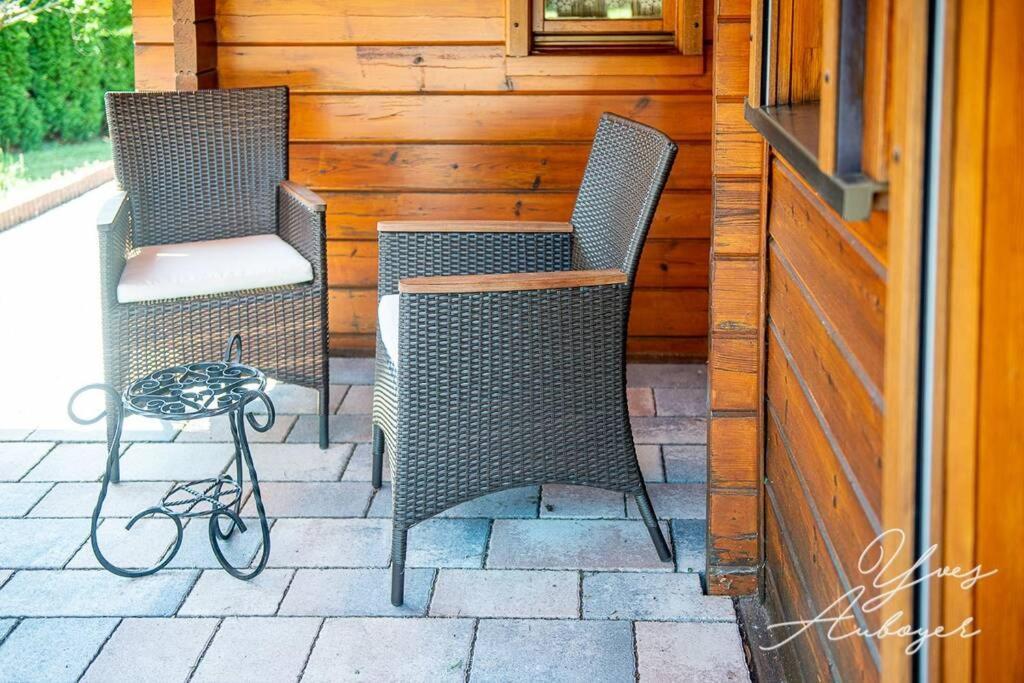 Le Ménil Chalet La Calougeotte, Jardin, Spa Et Sauna Prives מראה חיצוני תמונה