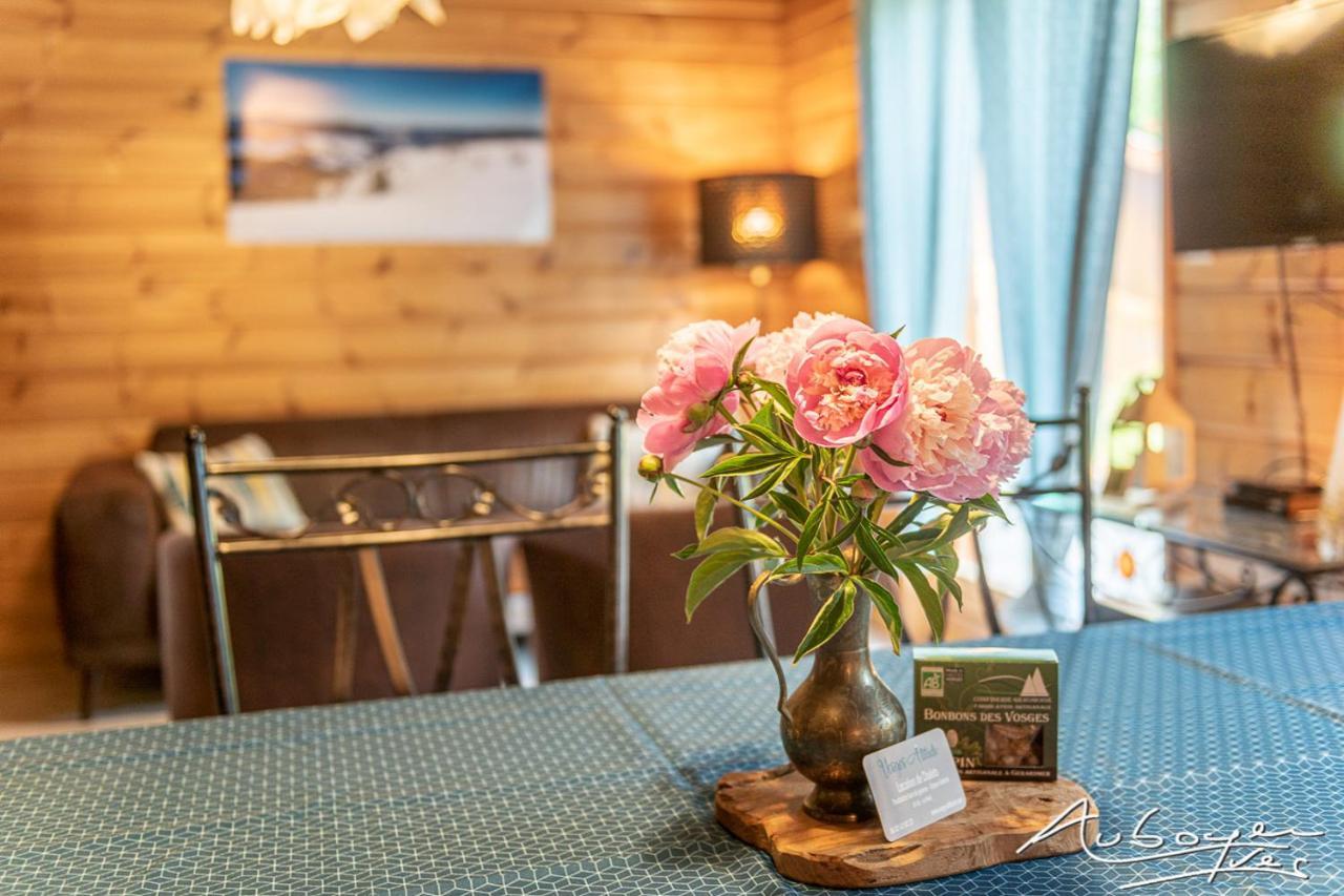 Le Ménil Chalet La Calougeotte, Jardin, Spa Et Sauna Prives מראה חיצוני תמונה