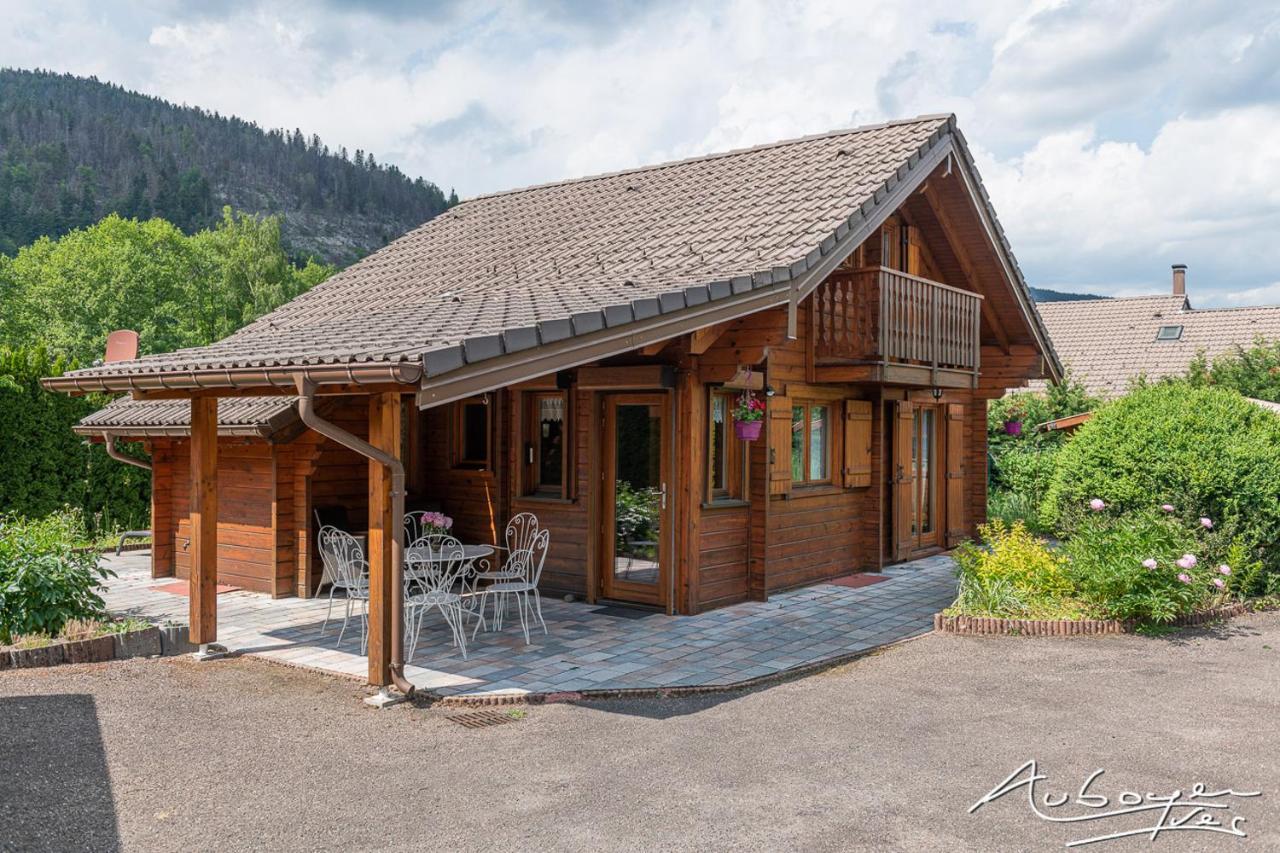 Le Ménil Chalet La Calougeotte, Jardin, Spa Et Sauna Prives מראה חיצוני תמונה