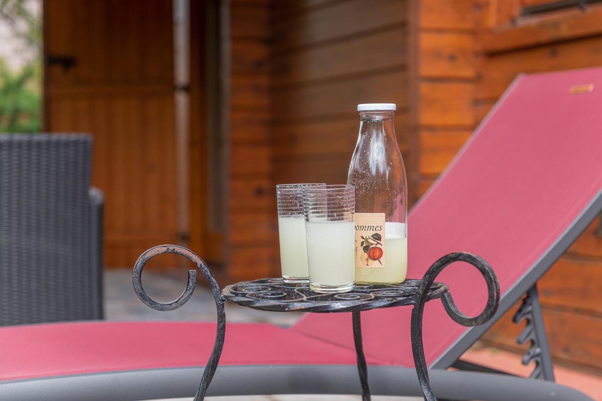 Le Ménil Chalet La Calougeotte, Jardin, Spa Et Sauna Prives מראה חיצוני תמונה
