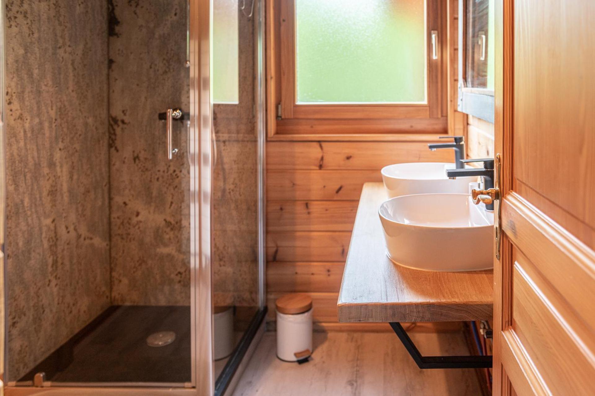 Le Ménil Chalet La Calougeotte, Jardin, Spa Et Sauna Prives מראה חיצוני תמונה