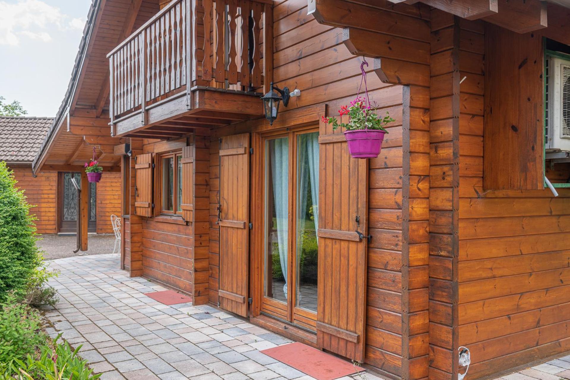 Le Ménil Chalet La Calougeotte, Jardin, Spa Et Sauna Prives מראה חיצוני תמונה