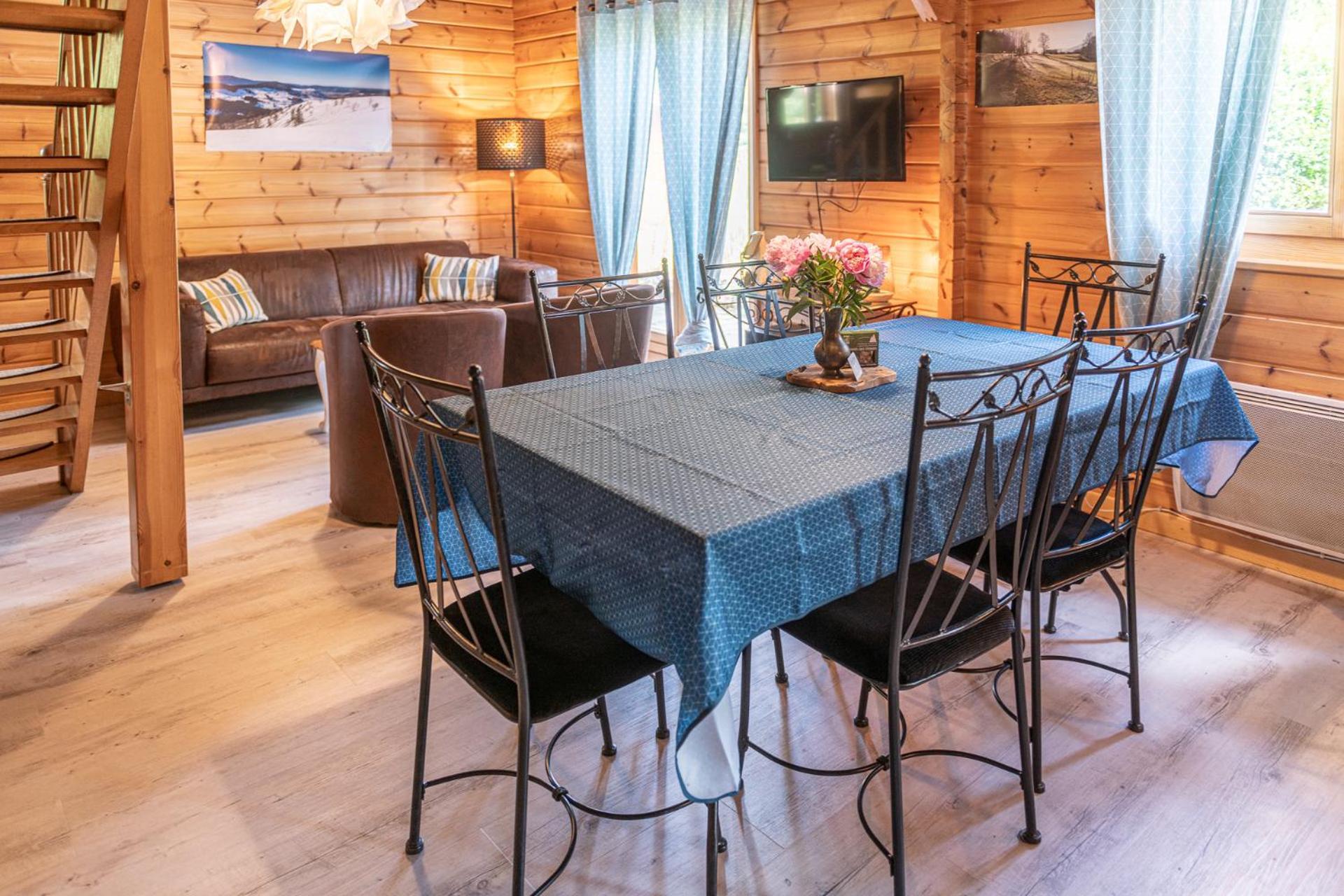 Le Ménil Chalet La Calougeotte, Jardin, Spa Et Sauna Prives מראה חיצוני תמונה