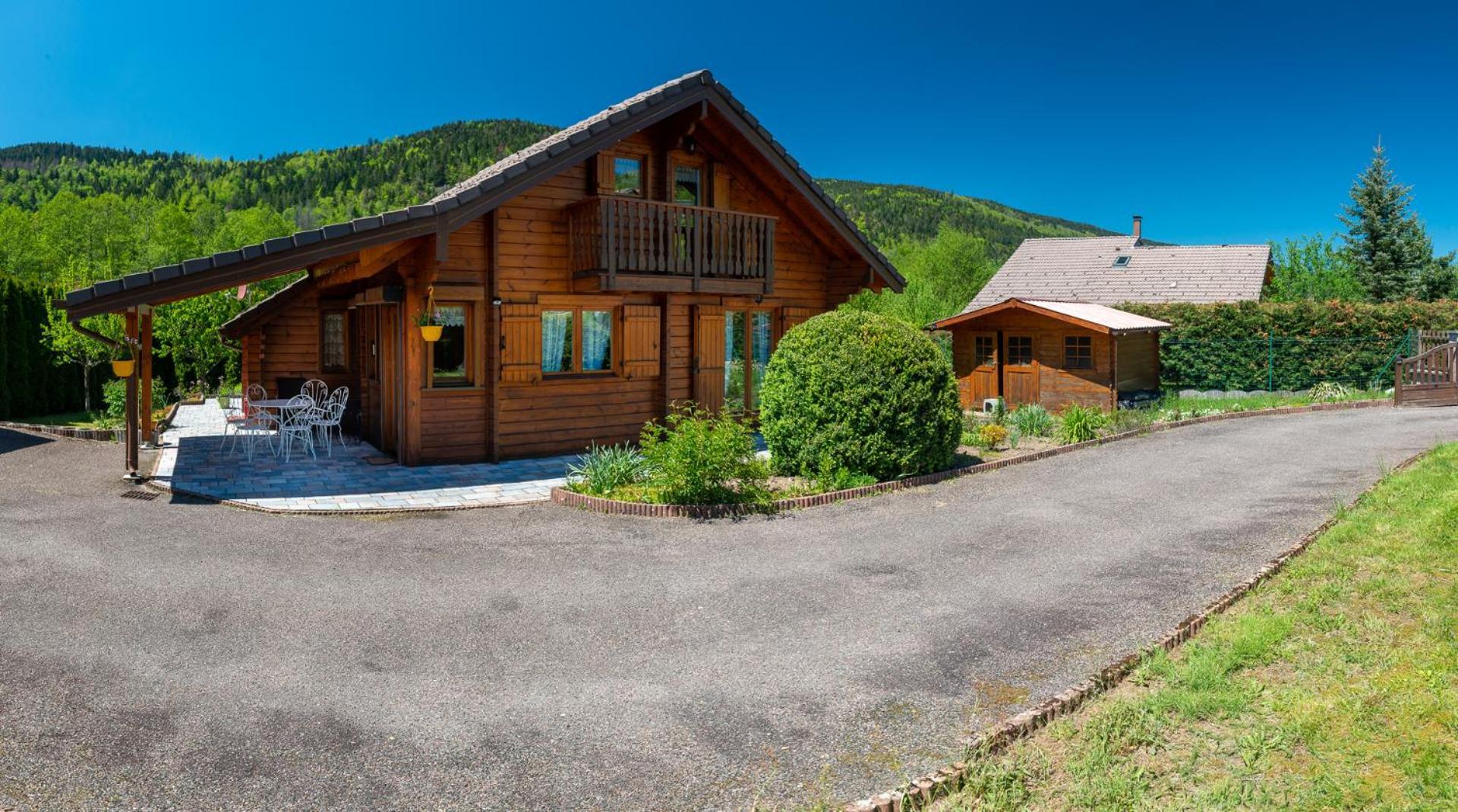Le Ménil Chalet La Calougeotte, Jardin, Spa Et Sauna Prives מראה חיצוני תמונה