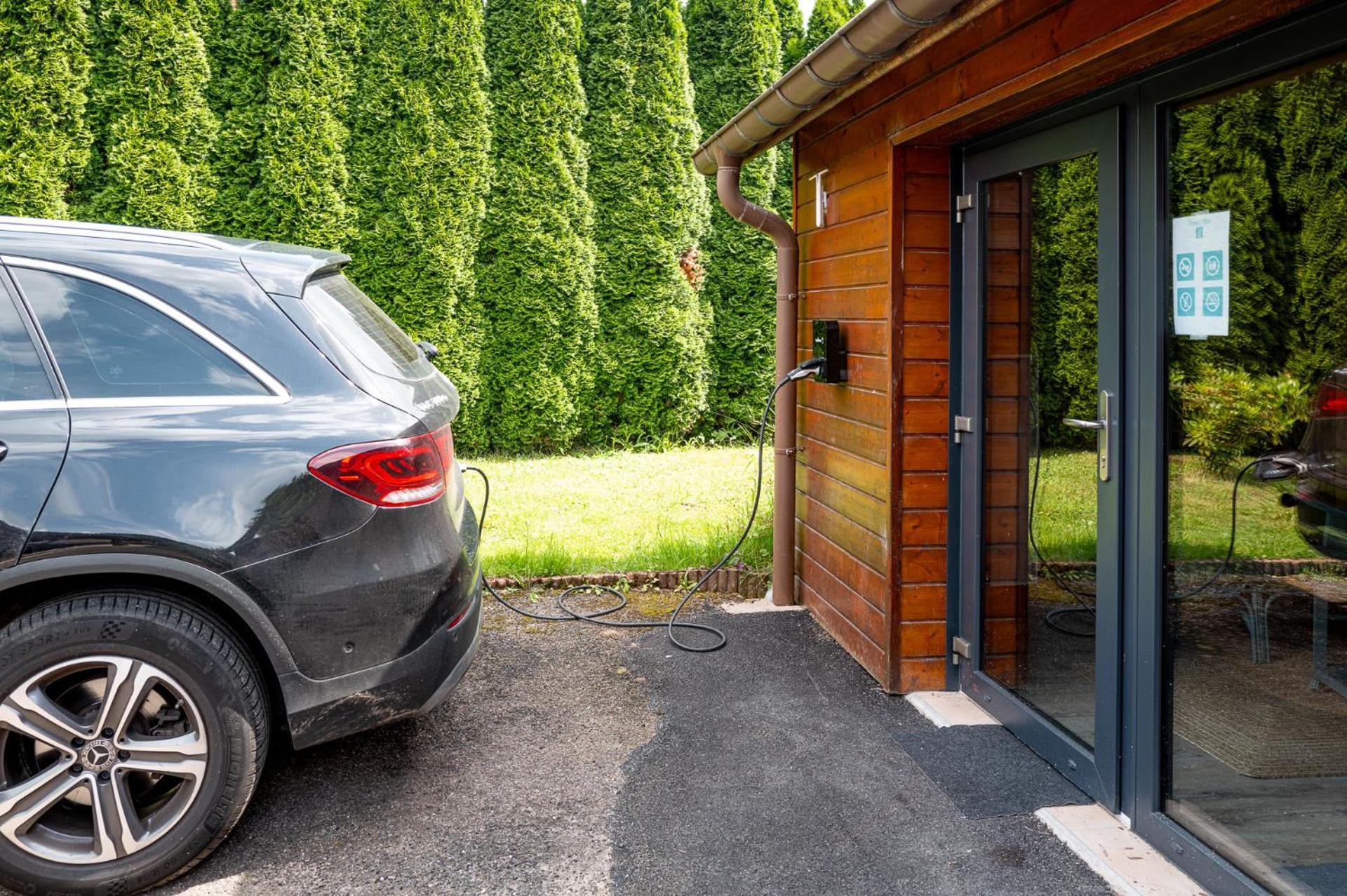 Le Ménil Chalet La Calougeotte, Jardin, Spa Et Sauna Prives מראה חיצוני תמונה